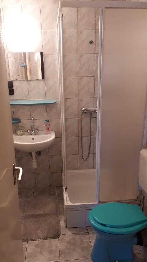 Napsugar Panzio Hotell Vác Eksteriør bilde