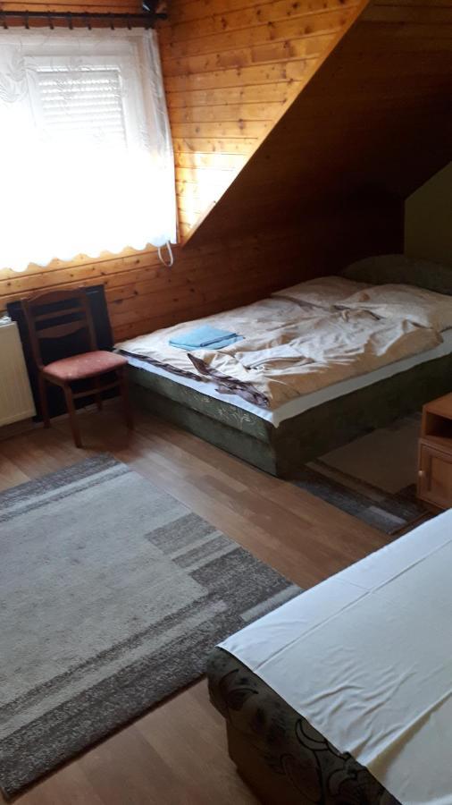 Napsugar Panzio Hotell Vác Eksteriør bilde
